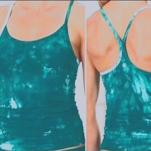Athleta pretty tie dye bundle of 2 tops size large